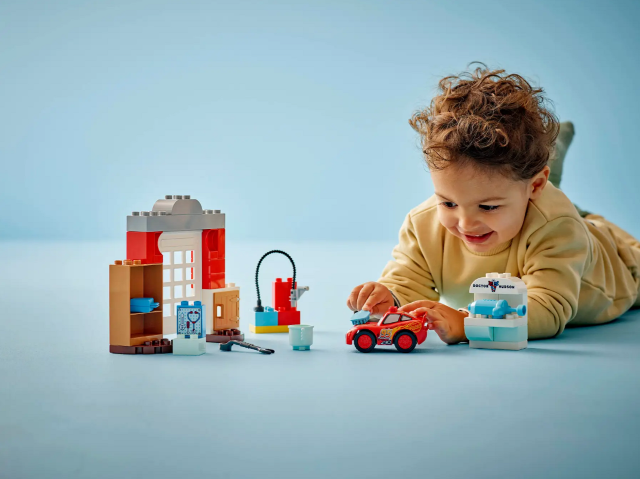 LEGO DUPLO McQueen's Visit to Doc's Garage LEGO DUPLO McQueen's Visit to Doc's Garage