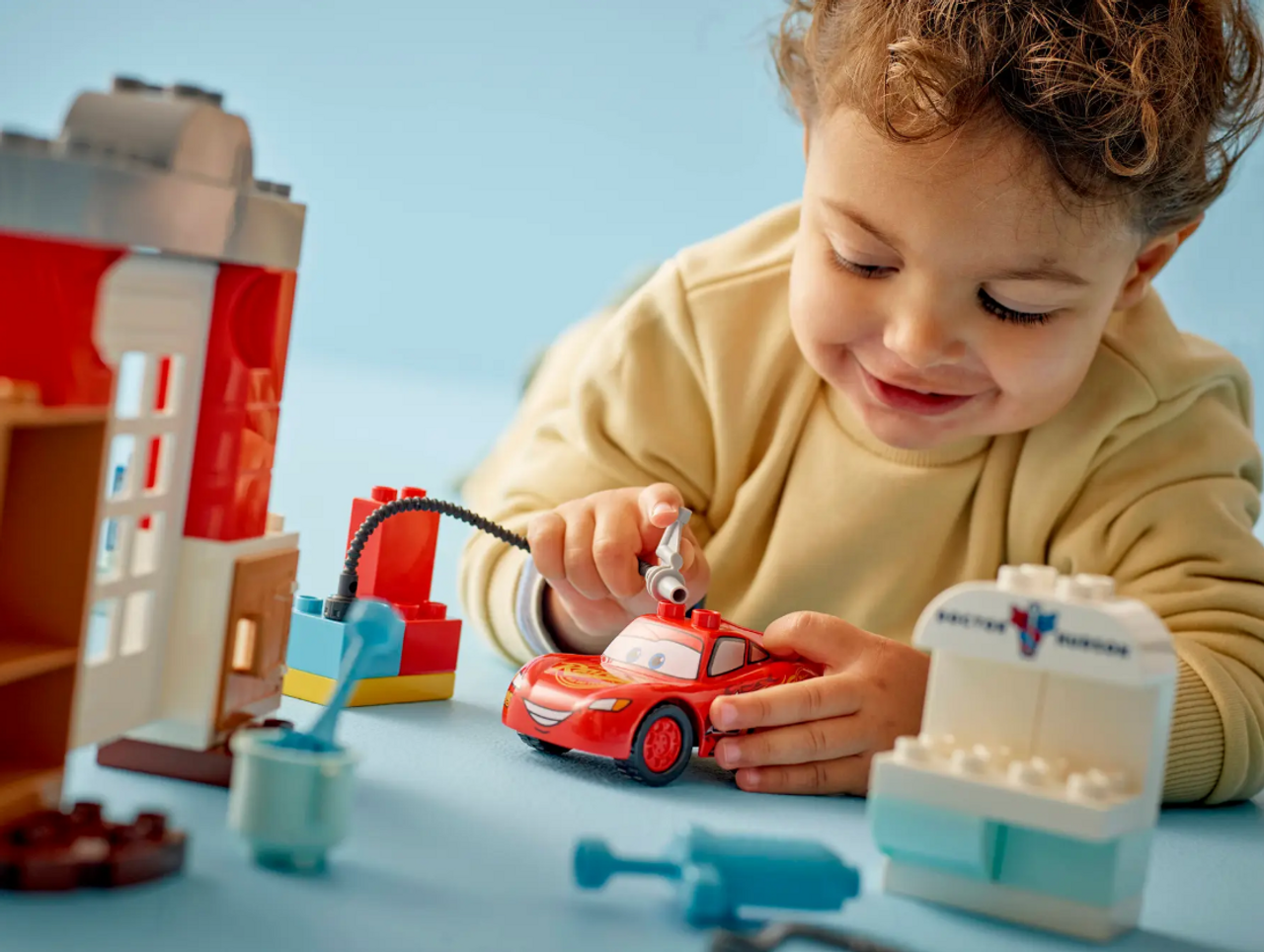 LEGO DUPLO McQueen's Visit to Doc's Garage LEGO DUPLO McQueen's Visit to Doc's Garage