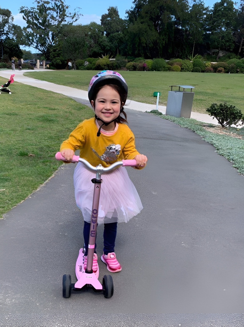 Maxi Micro Deluxe Pro Kids Scooter - Rose Pink