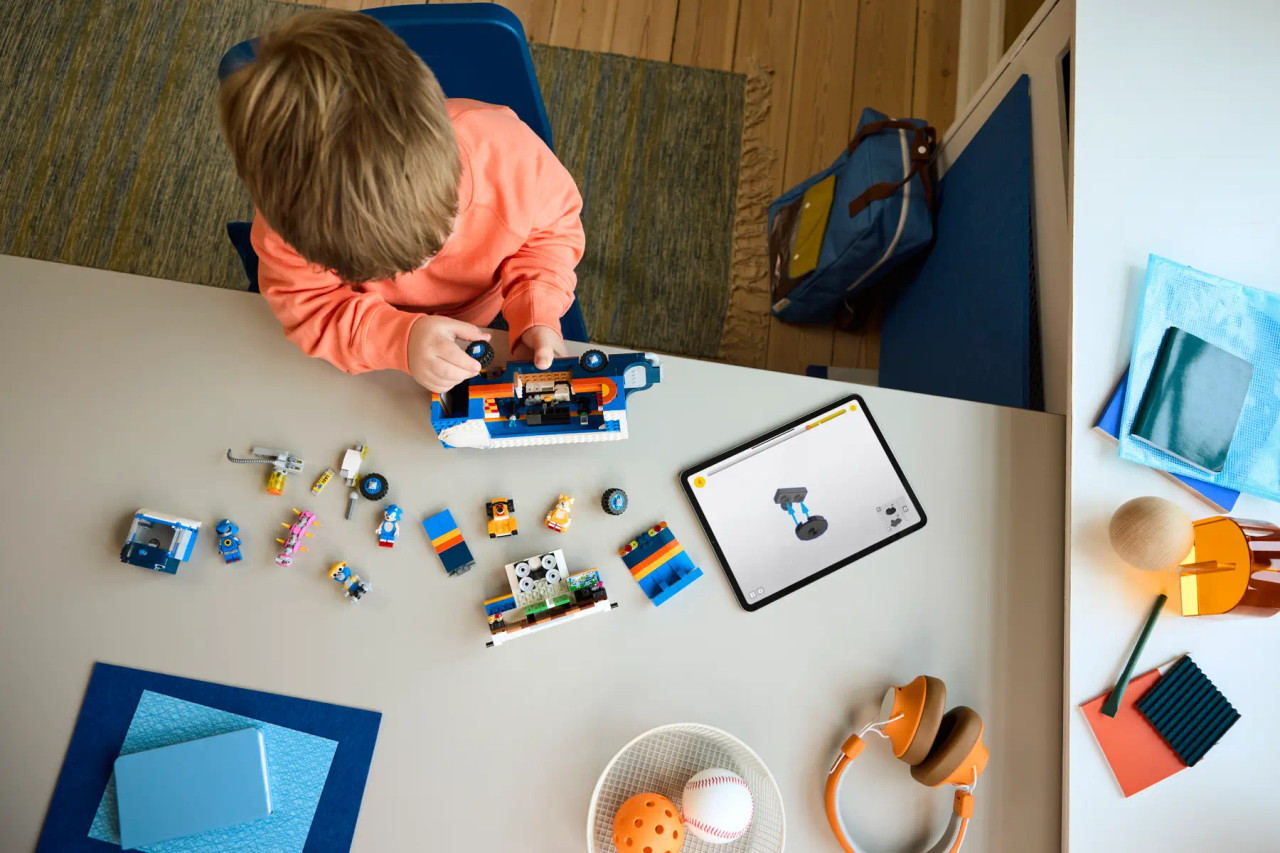 LEGO Sonic The Hedgehog Team Sonic Command Truck 77006