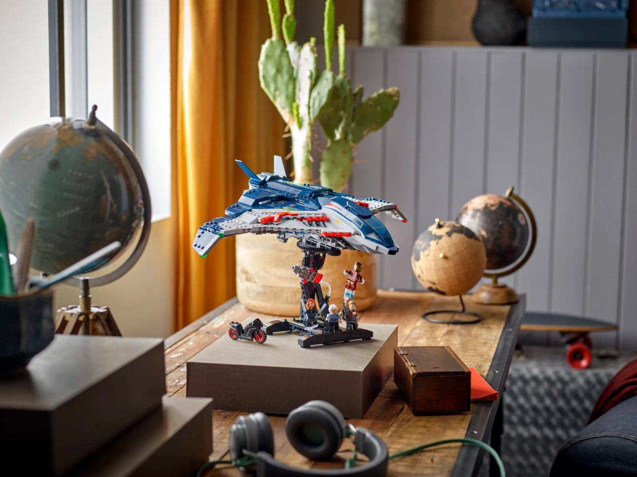 LEGO Marvel Avengers: Age of Ultron Quinjet 76325