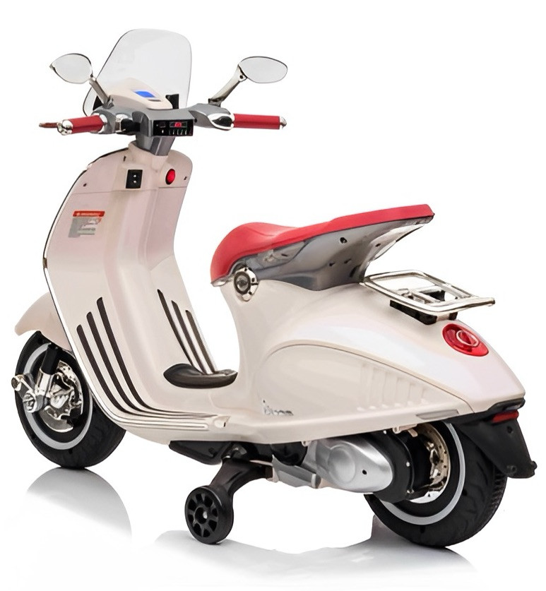 Vespa 946 Scooter 6V - White