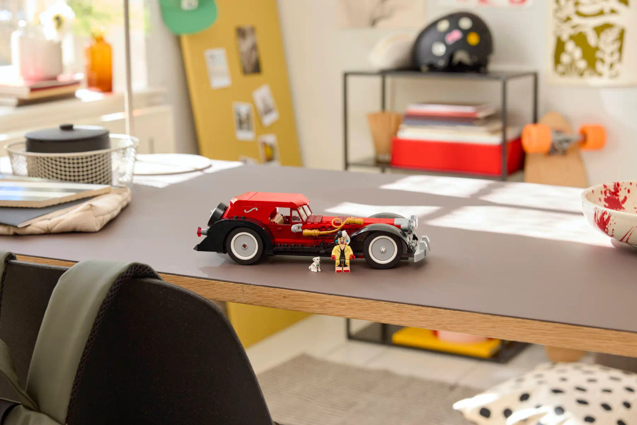 LEGO Disney Cruella De Vil's Car 43277