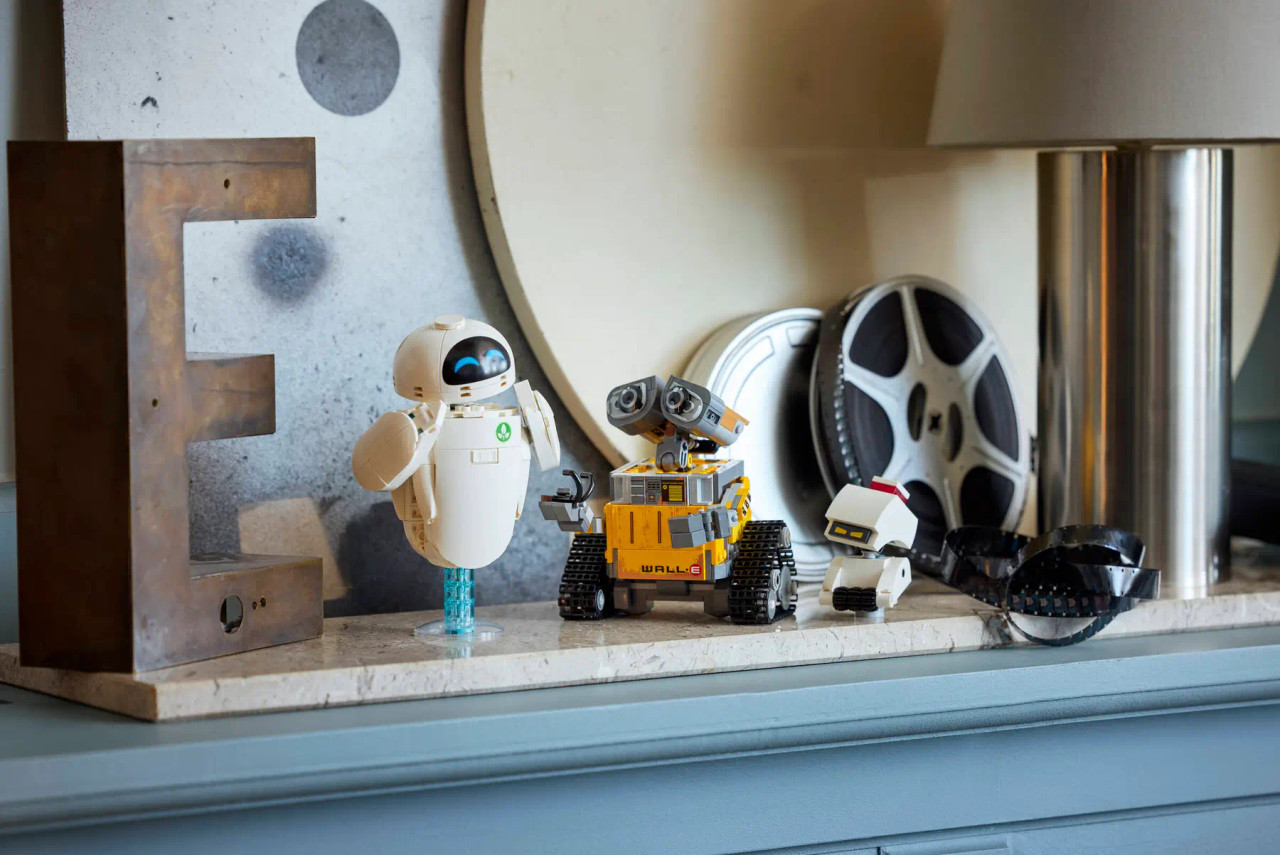 LEGO Disney WALL-E and EVE 43279