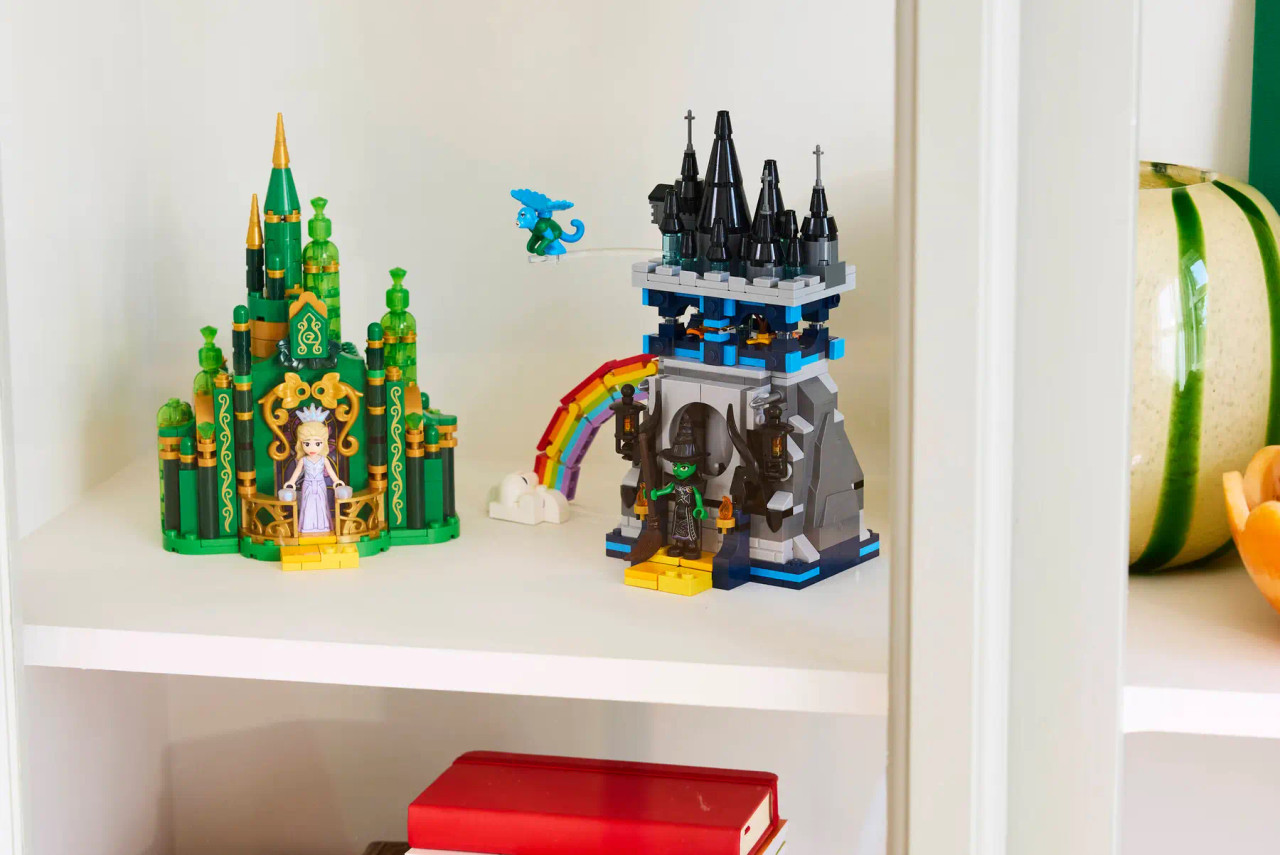 LEGO Wicked Emerald City & Kiamo Ko Castle 75689 LEGO Wicked Emerald City & Kiamo Ko Castle 75689