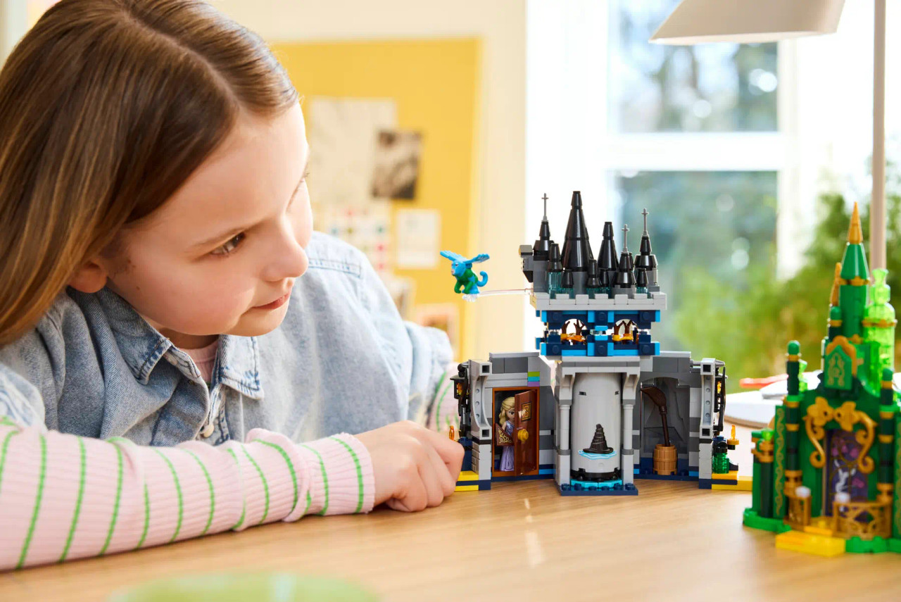 LEGO Wicked Emerald City & Kiamo Ko Castle 75689 LEGO Wicked Emerald City & Kiamo Ko Castle 75689