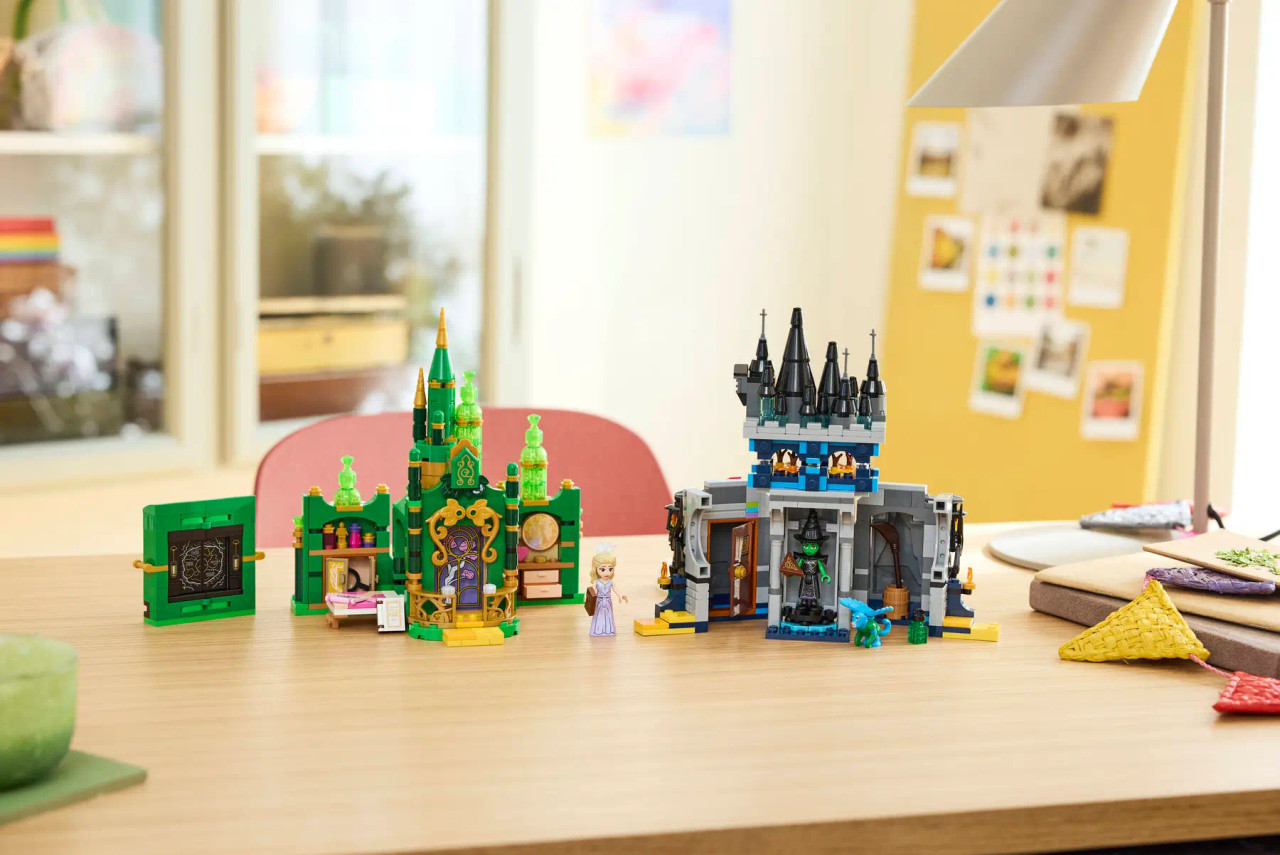 LEGO Wicked Emerald City & Kiamo Ko Castle 75689 LEGO Wicked Emerald City & Kiamo Ko Castle 75689