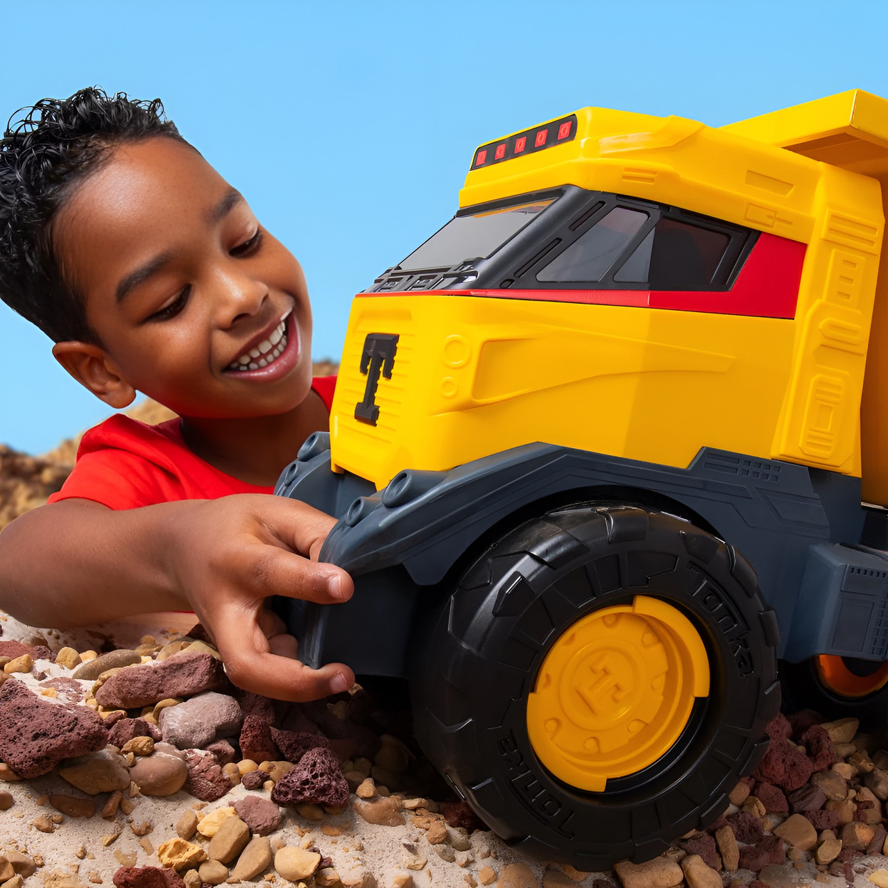 Tonka - Futuristic Steel Mighty Dump 1:16