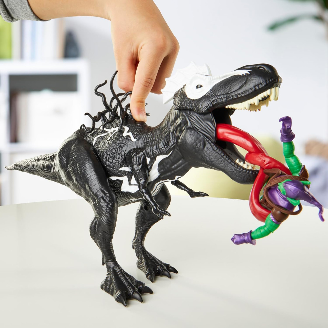 Marvel Spider-Man Epic World of Action Venom Vs. Venomsaurus Rex 40cm