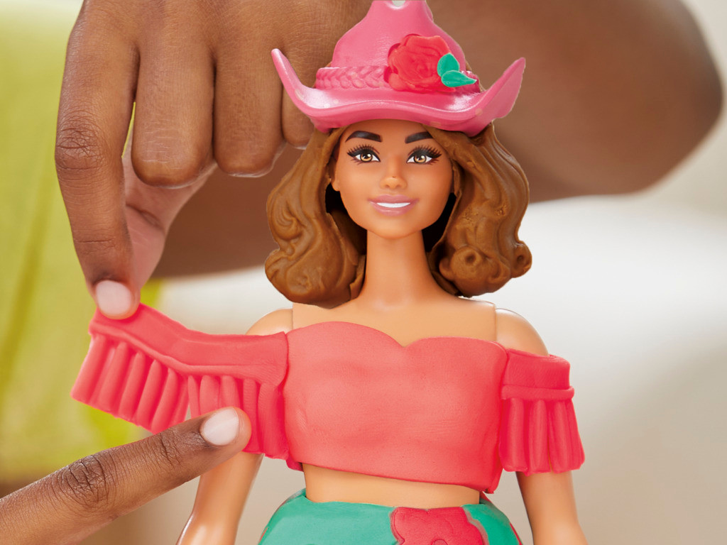 Play-Doh Barbie Florals and Fringe Doll Set