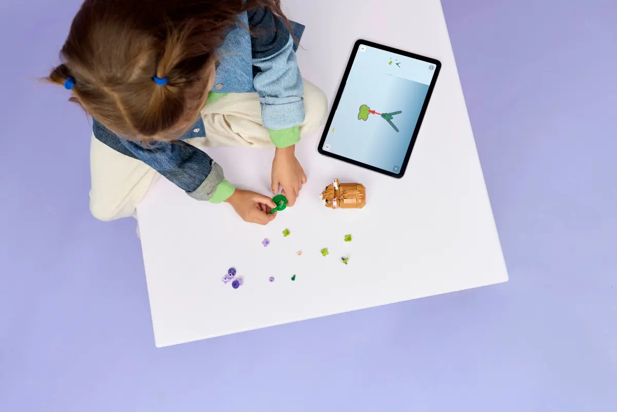 LEGO Creator 3-in-1 Cute Hamster with a Flower 31376