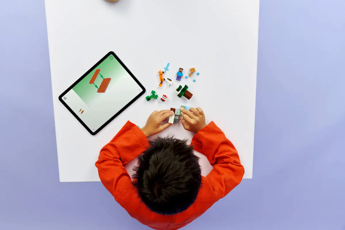 LEGO Minecraft Steve's Taiga Adventure 21583