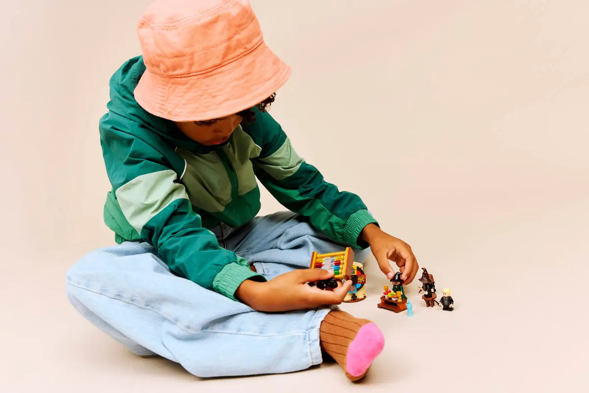 LEGO Harry Potter Hogwarts Castle: Sorting Hat Ceremony 76460