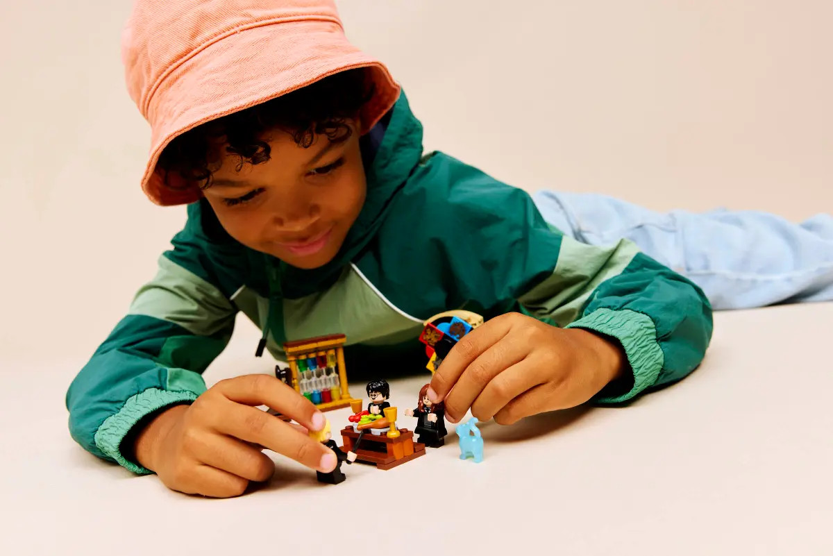 LEGO Harry Potter Hogwarts Castle: Sorting Hat Ceremony 76460