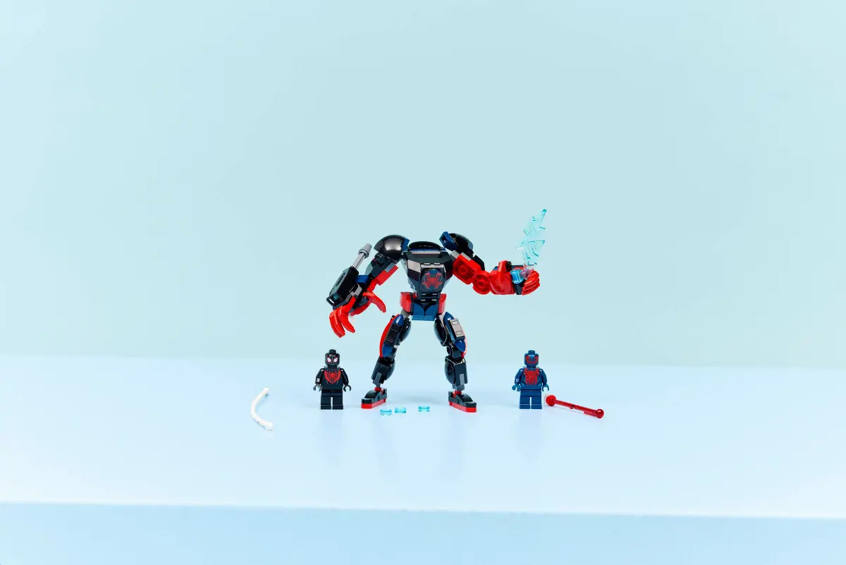 LEGO Marvel Miles Morales Mech vs. Spider-Man 2099 76337