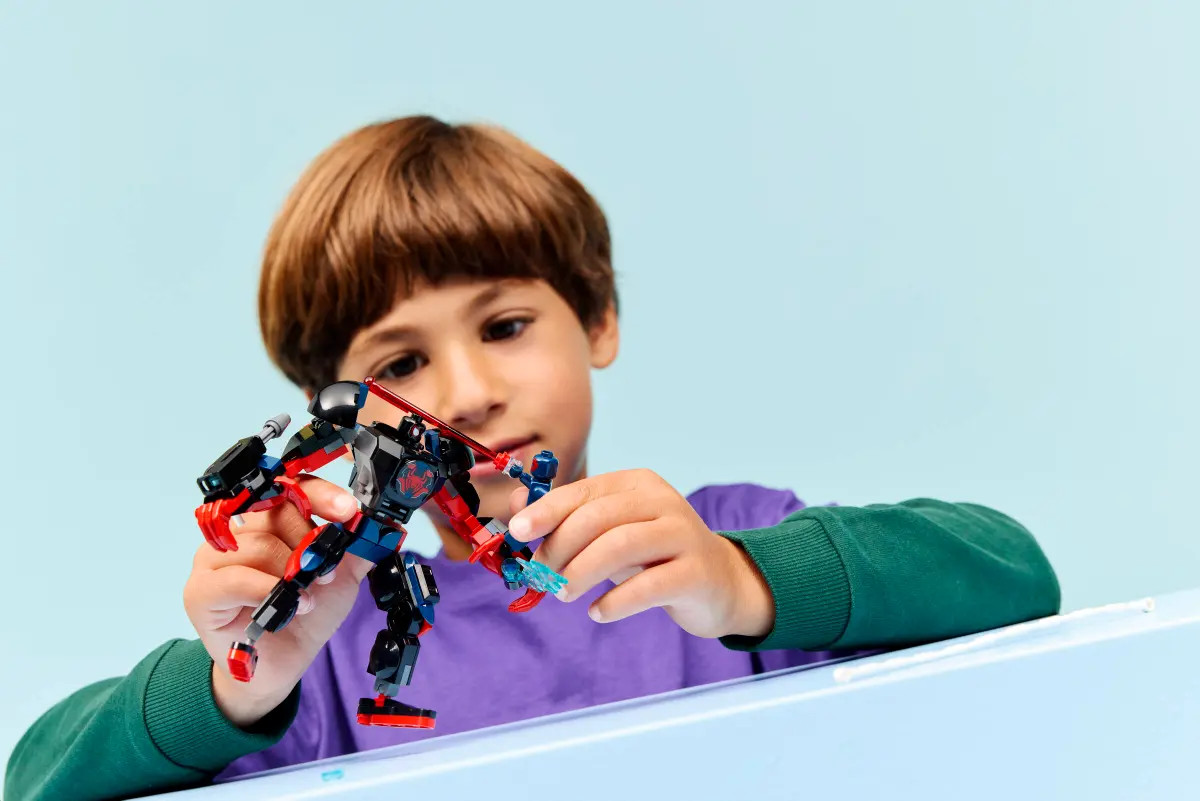 LEGO Marvel Miles Morales Mech vs. Spider-Man 2099 76337