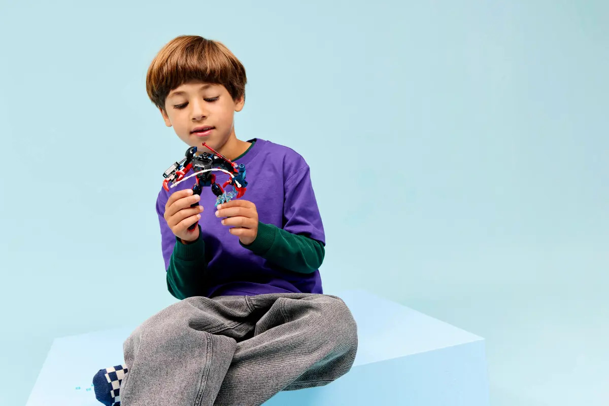 LEGO Marvel Miles Morales Mech vs. Spider-Man 2099 76337