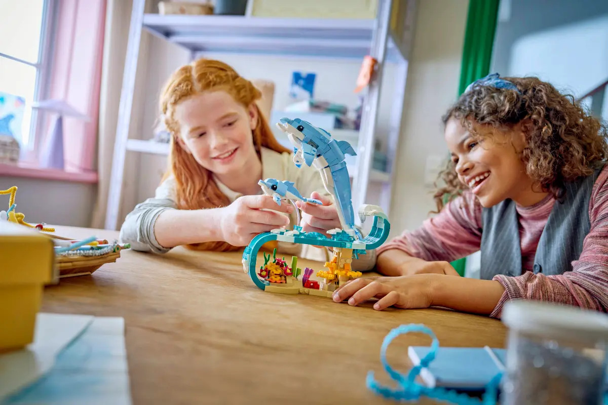 LEGO Creator 3-in-1 Sea Animals: Beautiful Dolphins 31385