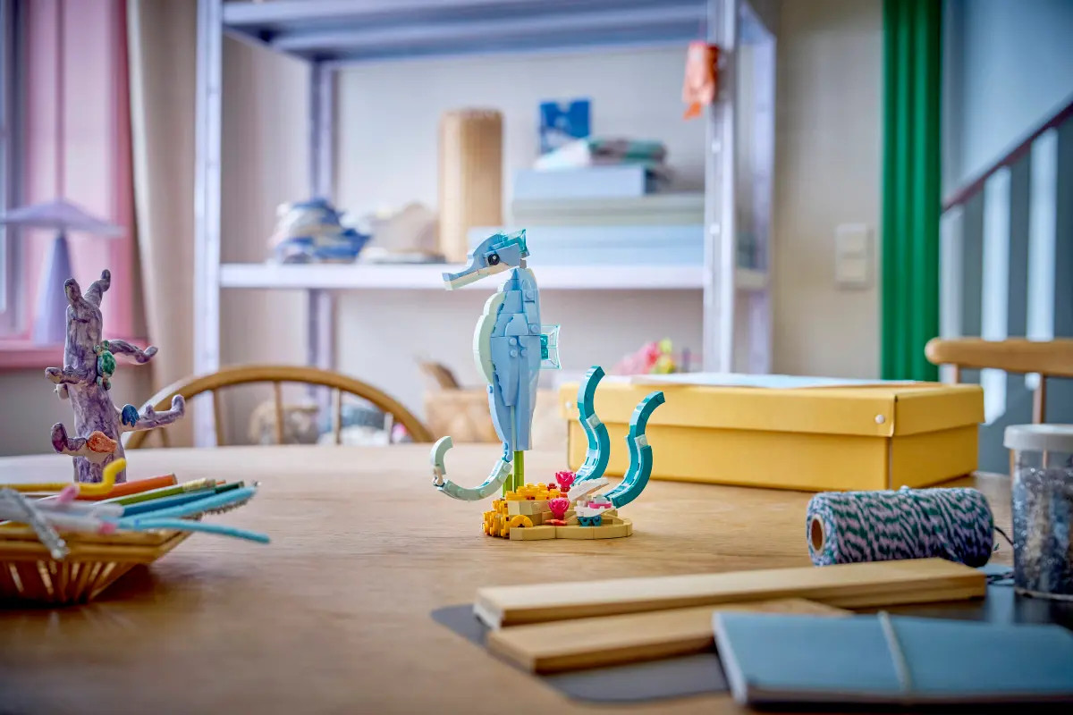 LEGO Creator 3-in-1 Sea Animals: Beautiful Dolphins 31385