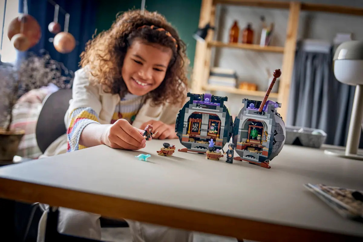 LEGO Harry Potter Cauldron: Secret Potions Classroom 76464