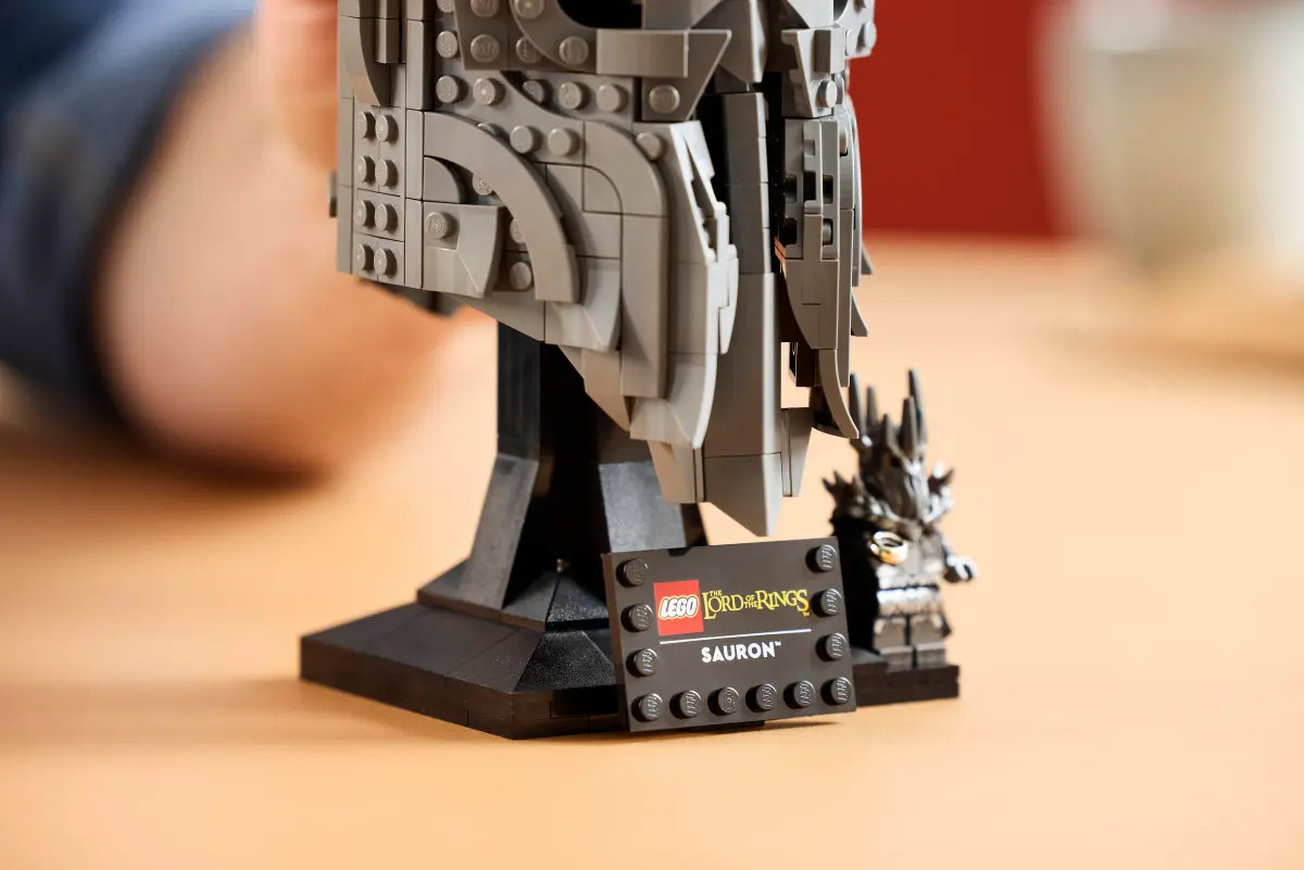 LEGO Icons The Lord of the Rings: Sauron's Helmet 11373