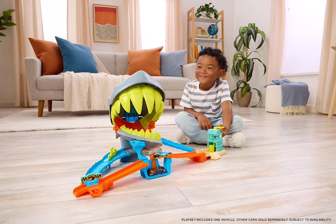 Hot Wheels City Shark Chomp Beach