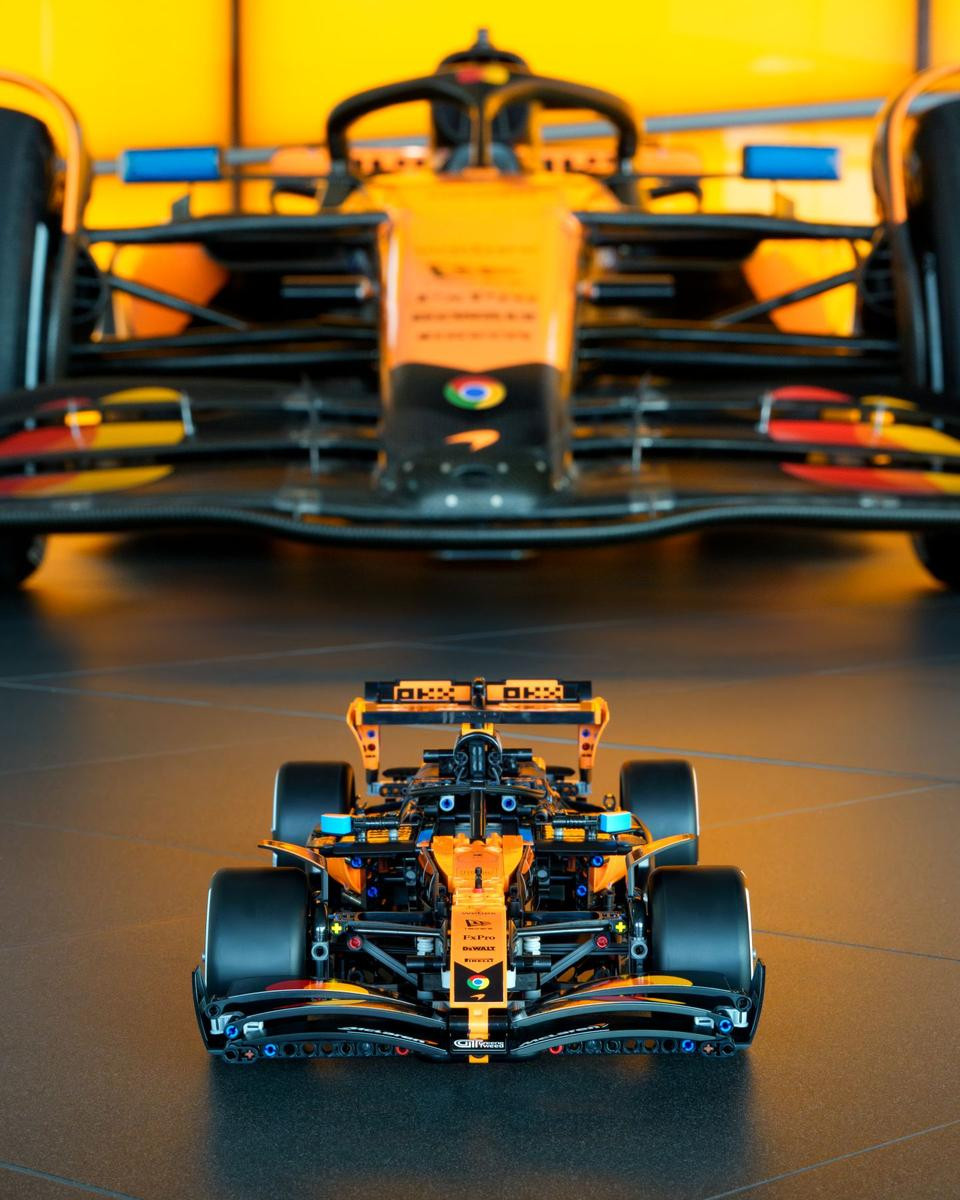 LEGO Technic McLaren MCL39 F1 Car 42228