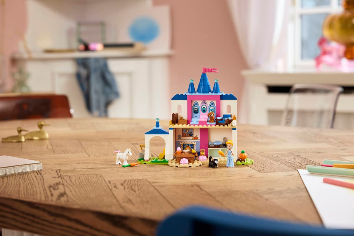 LEGO Disney Cinderella Animal Friends Castle 43283