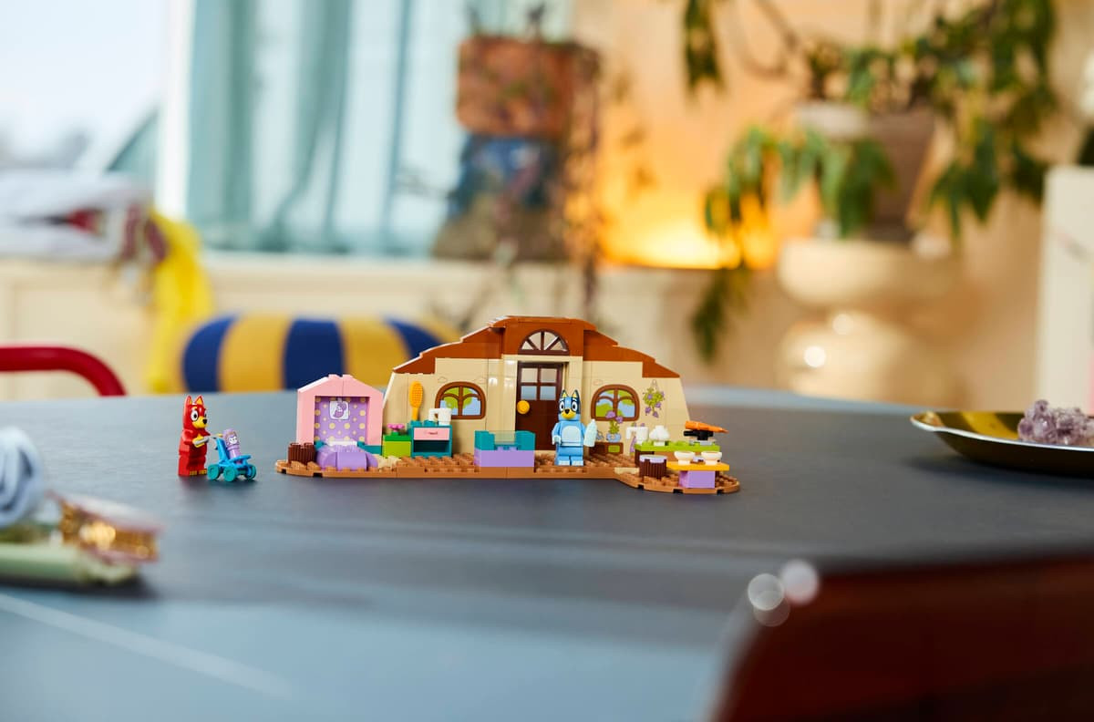 LEGO Bluey School with Rusty and Bluey 11221
