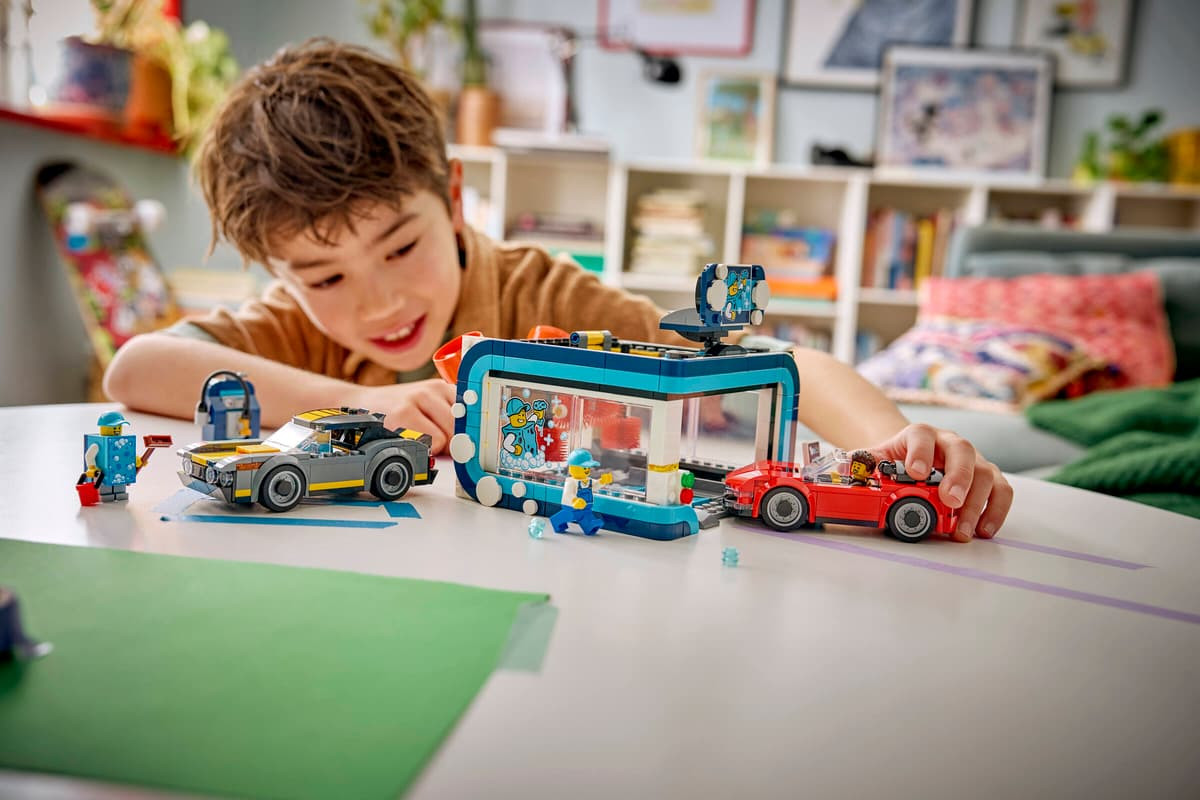 LEGO City Drive-Through Car Wash 60497