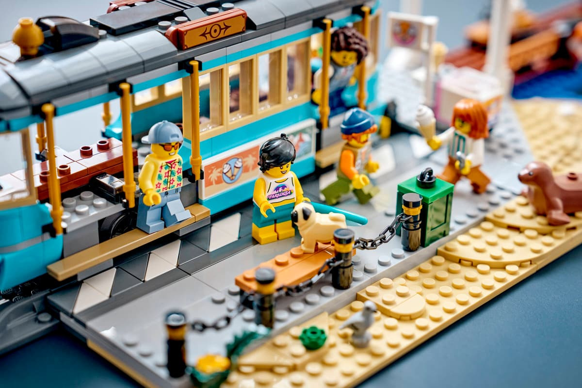 LEGO City Classic Beach Streetcar 60506