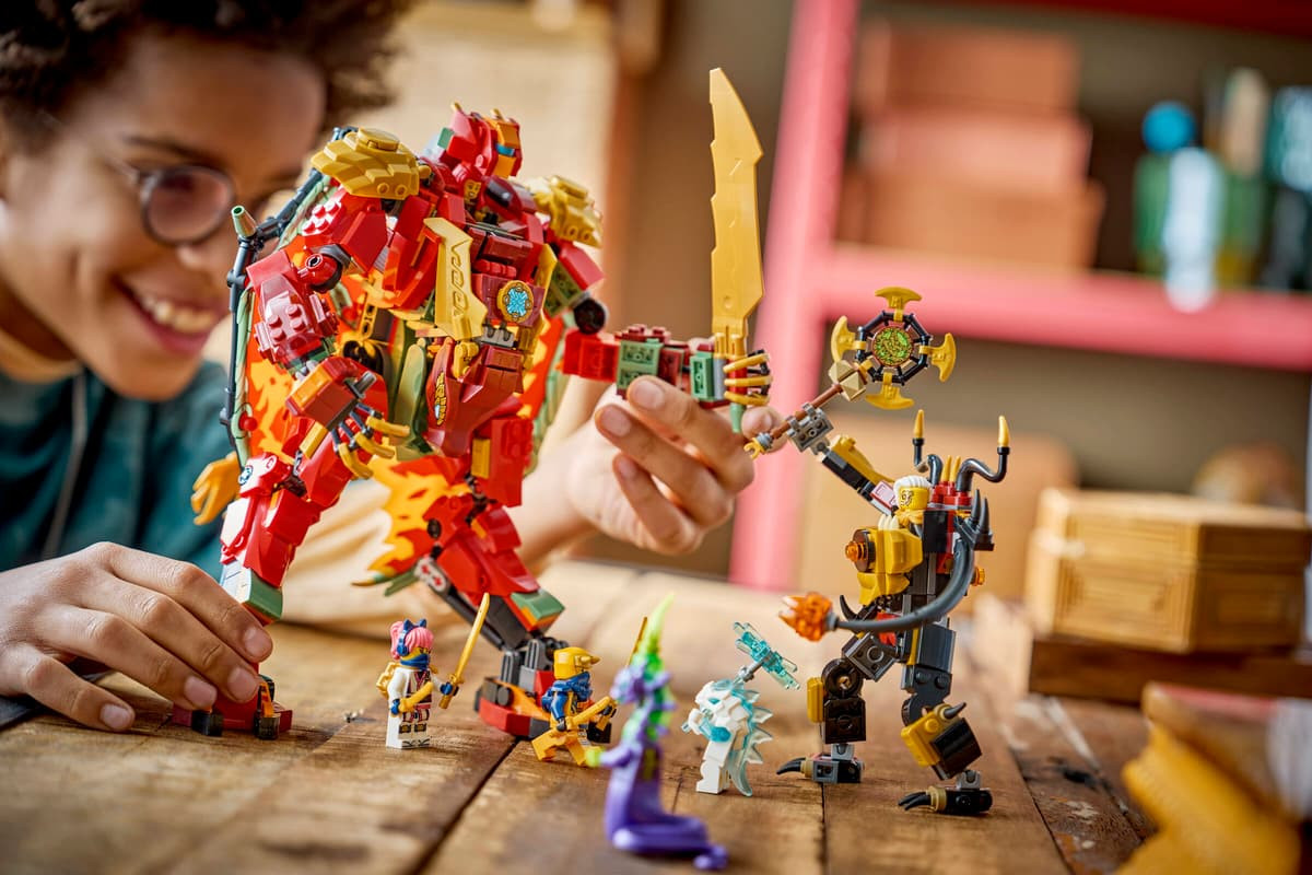 LEGO Ninjago Wyldfyre's Transforming Dragon Mech 71868