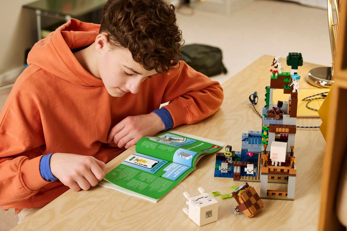 LEGO Minecraft Ghast Station 21597