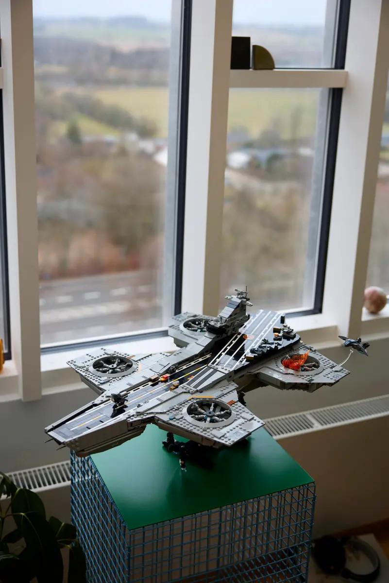 LEGO Marvel S.H.I.E.L.D. Helicarrier 76354