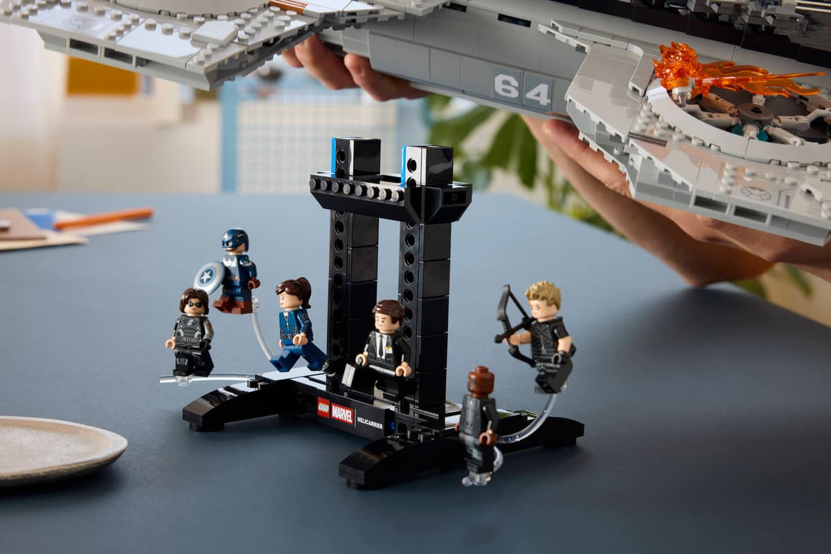 LEGO Marvel S.H.I.E.L.D. Helicarrier 76354