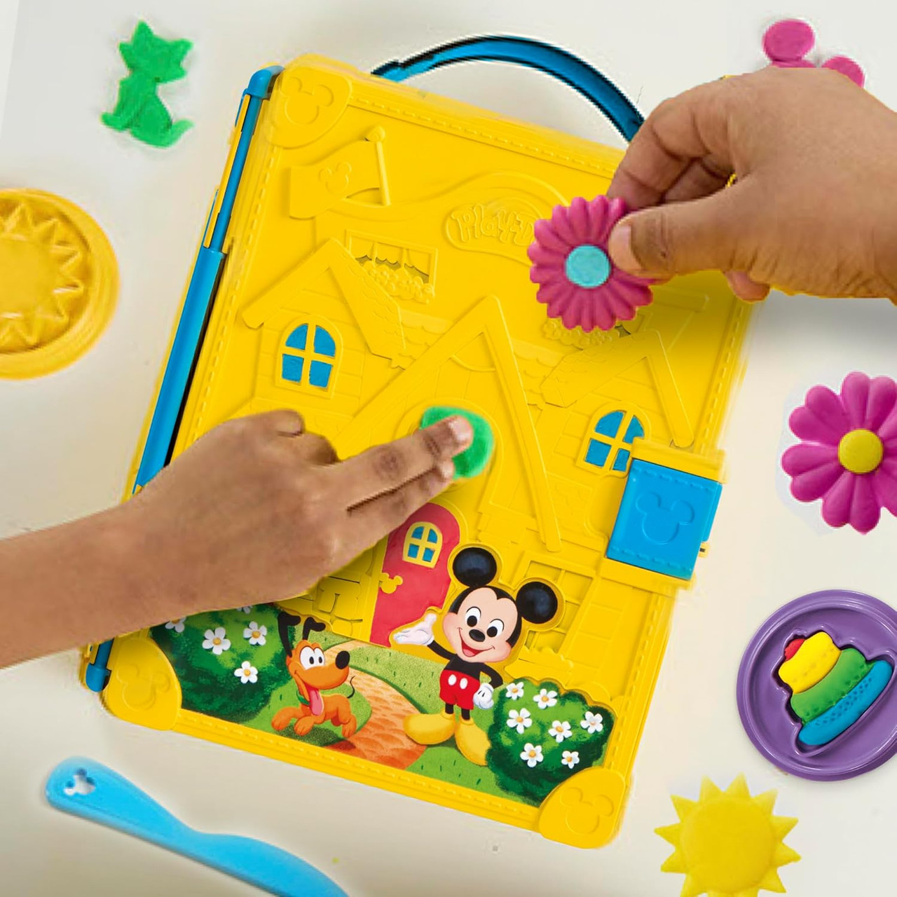 Play-Doh Disney Junior Mickey Mouse Clubhouse Shape a Story Playset