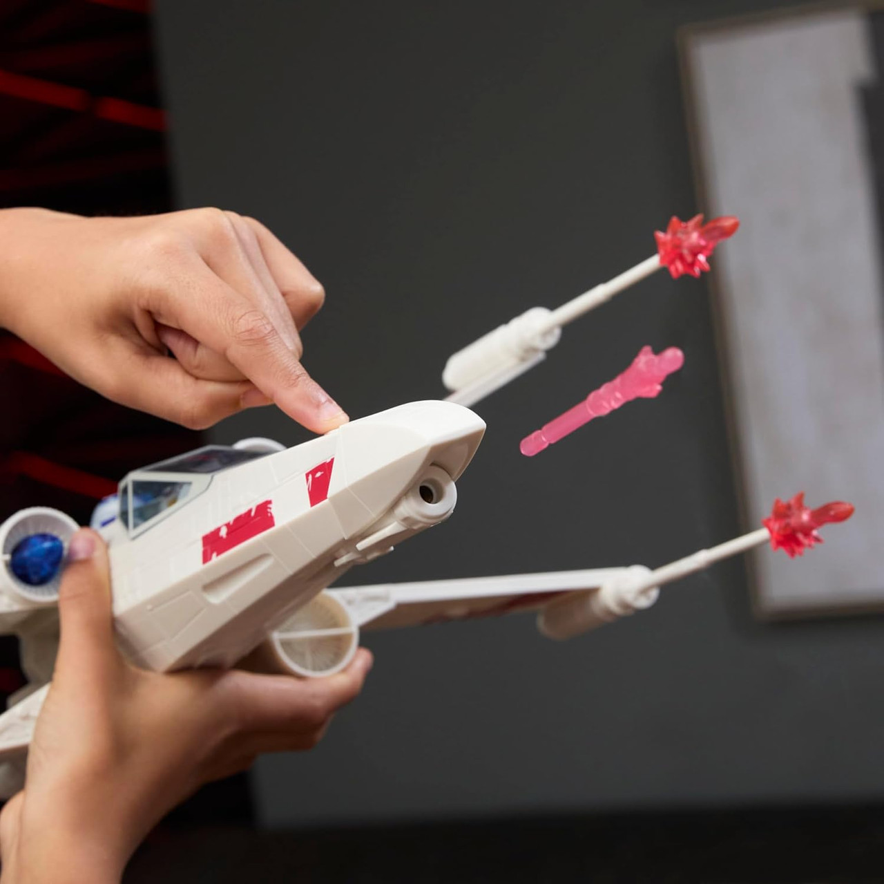 Star Wars Epic World of Action Luke Skywalker's
Force Strike X-wing