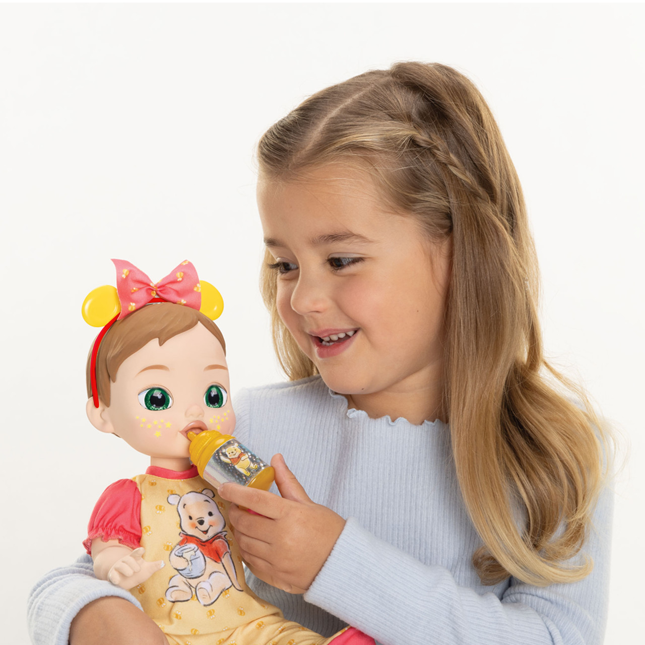 Disney Darlings Deluxe Feature - Winnie the Pooh Doll