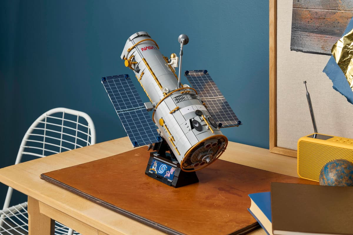 LEGO Icons Hubble Space Telescope 11382