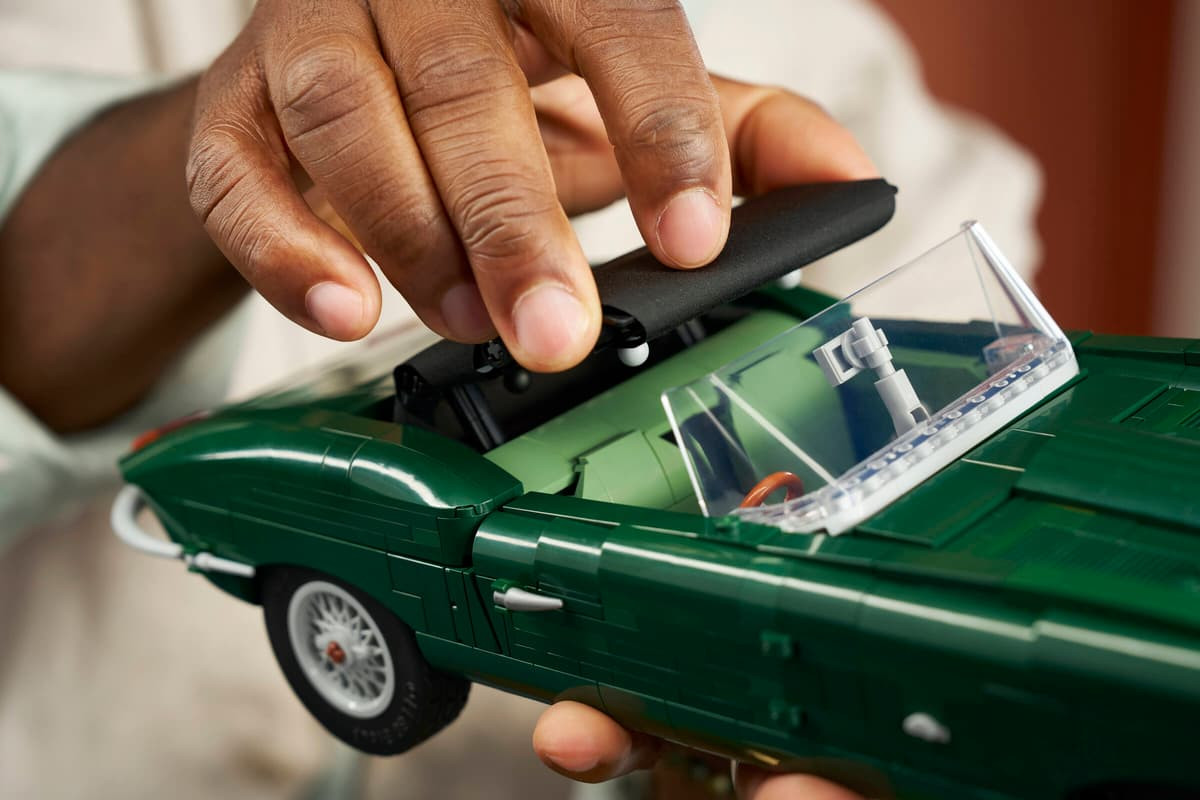 LEGO Icons Jaguar E-Type 11381