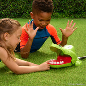 Hasbro Crocodile Dentist Splash Game