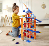 Majorette Motor Lift Centre + 5 Cars Majorette Motor Lift Centre + 5 Cars