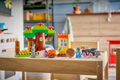 LEGO DUPLO Pizza Girls with Muffin and Bluey 10469