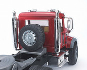 Bruder 1:16 Mack Granite Low Loader W/Jcb 4Cx Backhoe Loader Bruder 1:16 Mack Granite Low Loader W/Jcb 4Cx Backhoe Loader