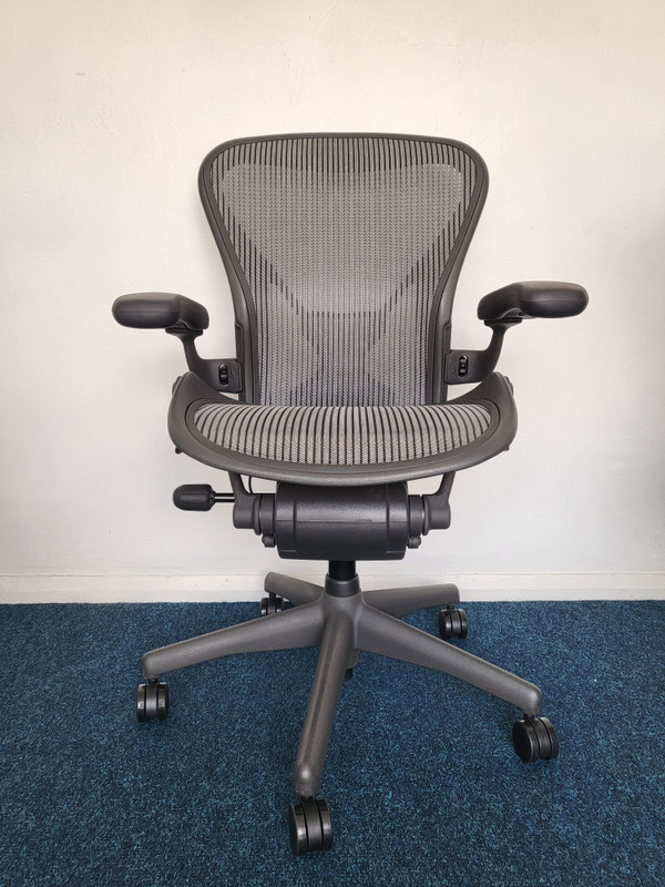 Herman Miller Aeron - Refurbished 