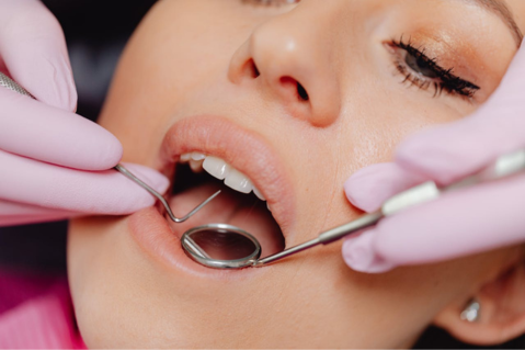  Pete albe pe dinti? Afla Cauzele | Ghid Dentamerica Distribution
