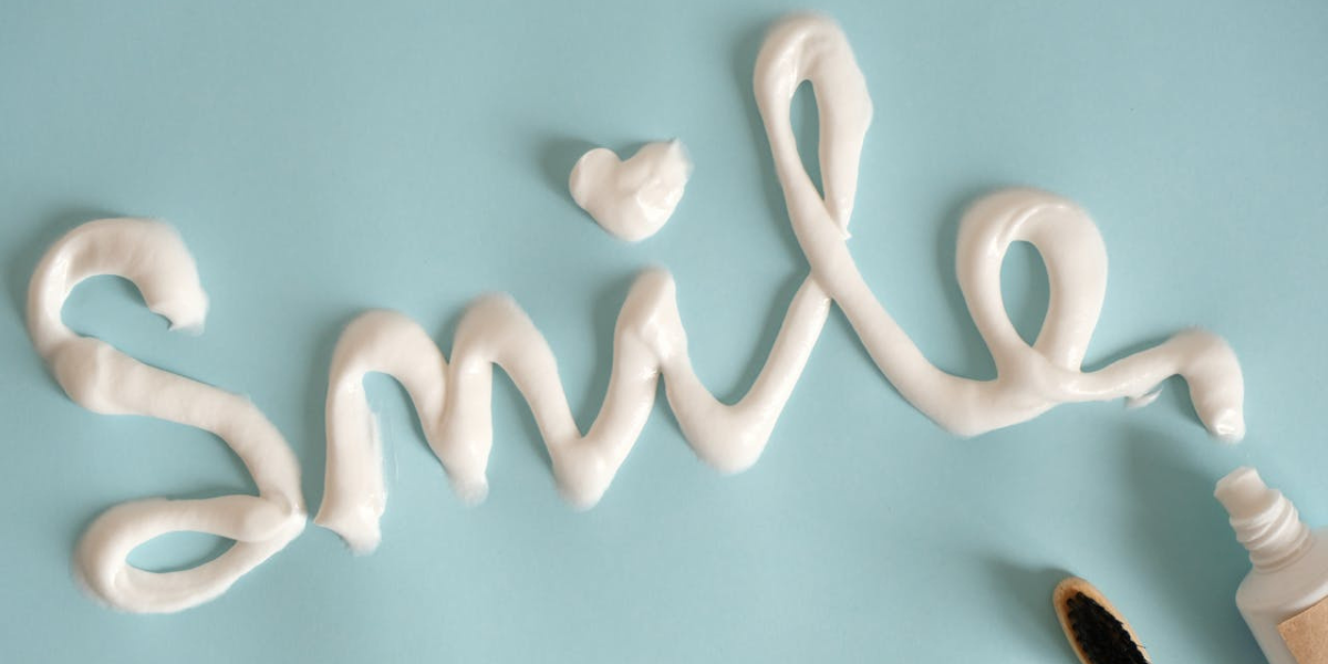 Fluorul este folosit în pasta de dinți cu scopul de a preveni apariția cariilor și de a stopa evoluția celor incipiente. 