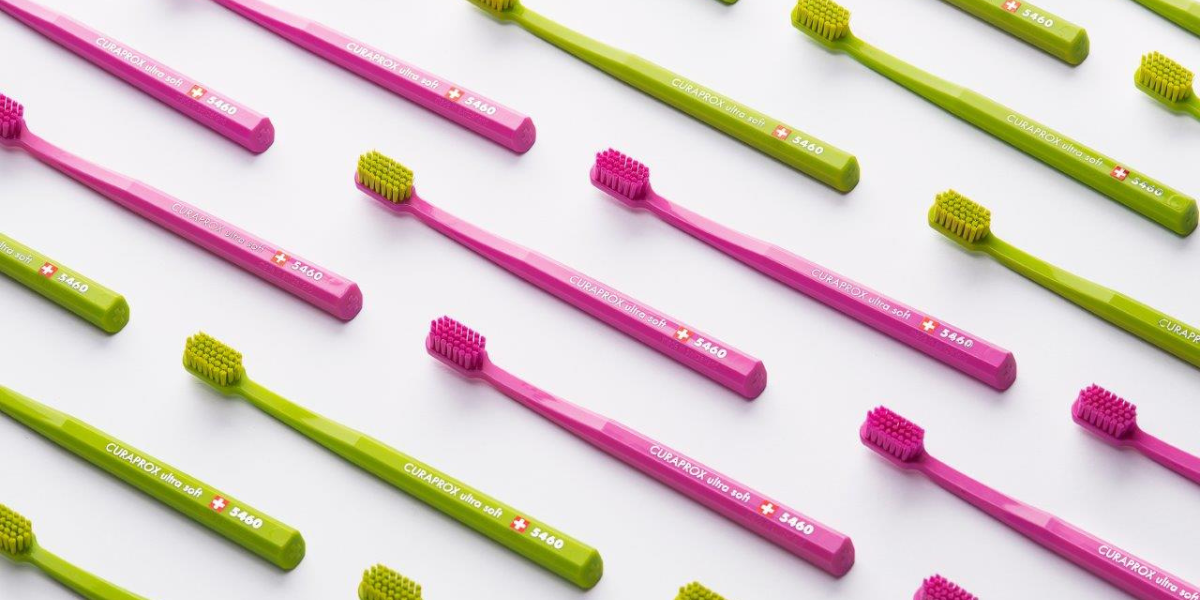 Tehnica Bass Modificată este eficientă, dar este important să alegi și tipul de periuță potrivit nevoilor tale.