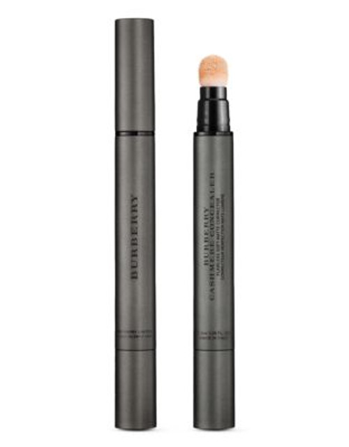 Burberry Flawless Soft-Matte Cashmere Concealer in Ivory - 01 PORCELAIN