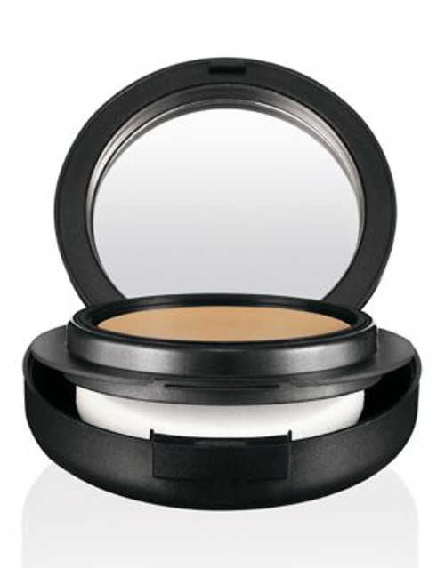 M.A.C Mineralize Foundation SPF 15 - NC25